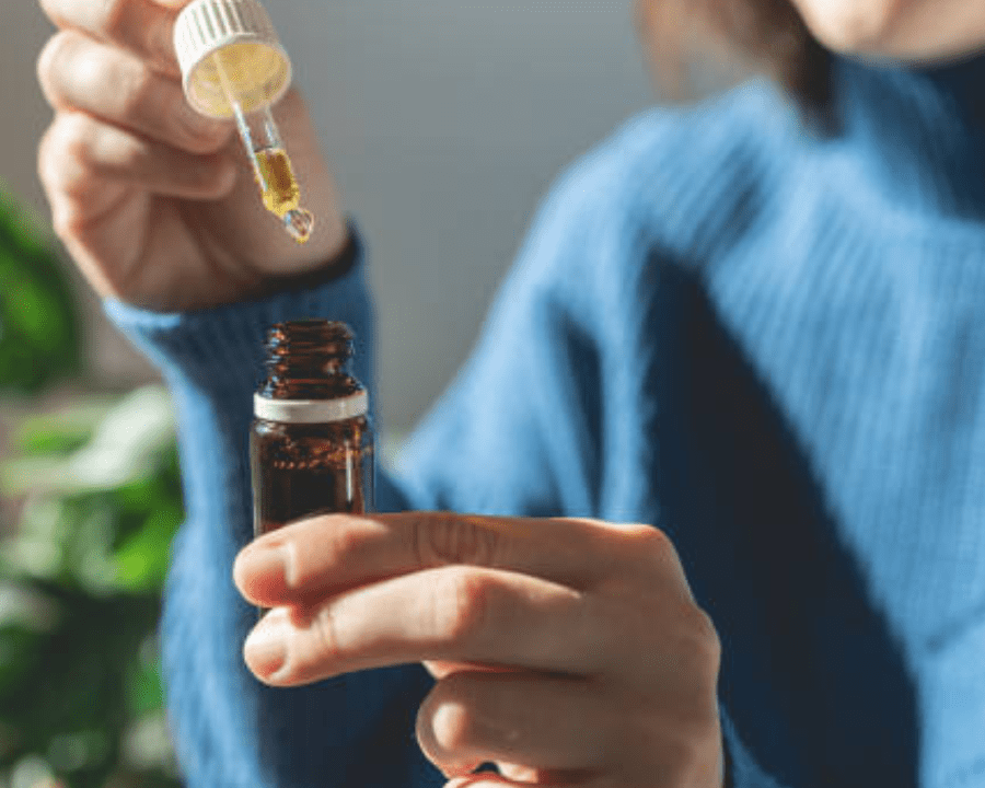 Cannabis Tincture: How To Make, Store, and Know the Kick in Time